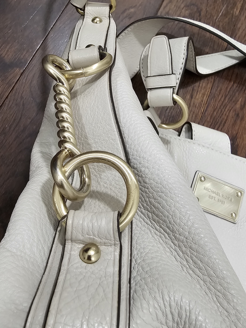 Michael Kors Astor White Pebbled Leather Crossbody Bag - Picture 6 of 14